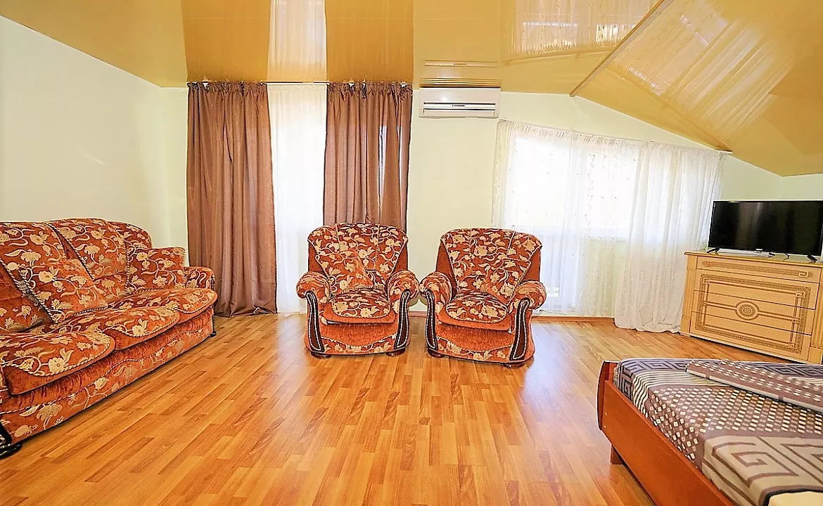 4-х  местный номер люкс с кухней и балконом. Гостевой дом "Лазурит". Лазаревское