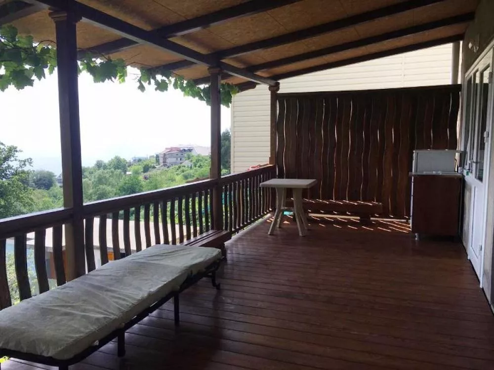 . Частный сектор "У Генриха". Лоо . Частный сектор "У Генриха". Лоо