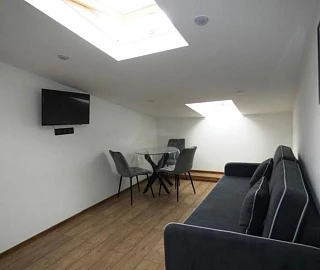 Квартира под ключ. Квартира в многоквартирном доме Апартаменты Цветочная. 