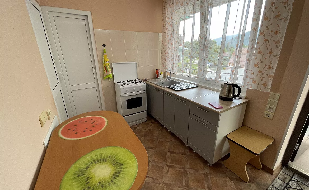 Однокомнатная квартира с кухней на 2 этаже. Гостевой дом "Виктория". Лазаревское Однокомнатная квартира с кухней на 2 этаже. Гостевой дом "Виктория". Лазаревское