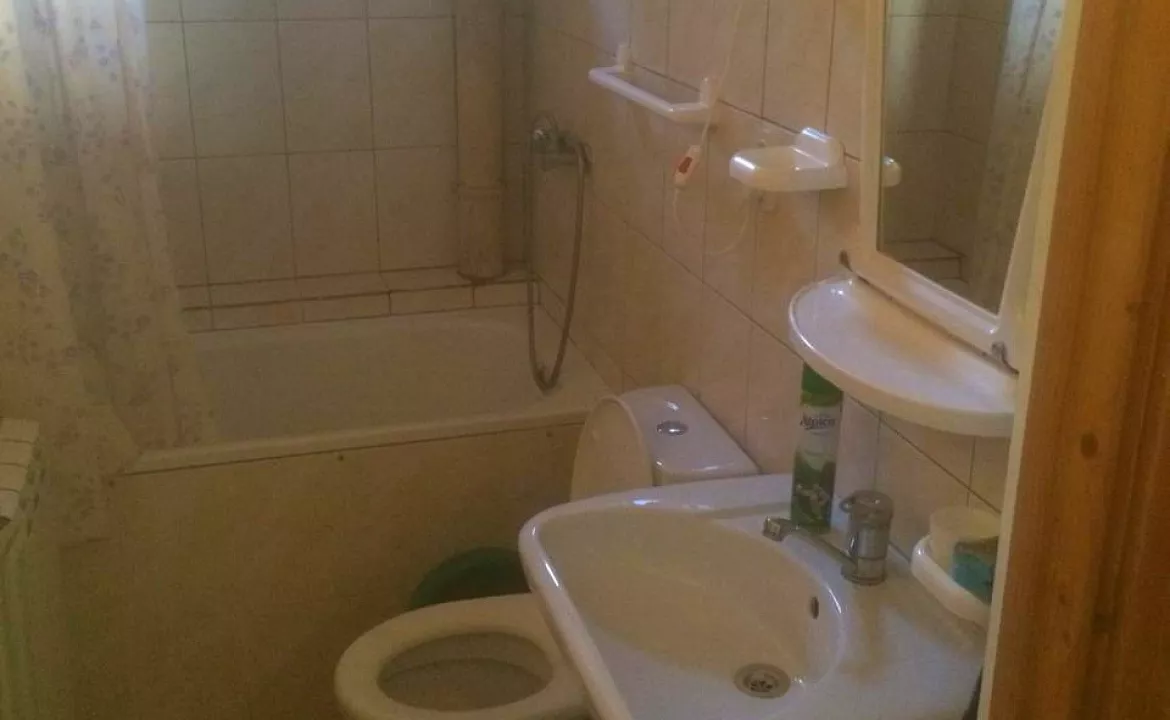 Трехместный номер «С удобствами». Гостевой дом "На Моряков 12". Лазаревское Трехместный номер «С удобствами». Гостевой дом "На Моряков 12". Лазаревское