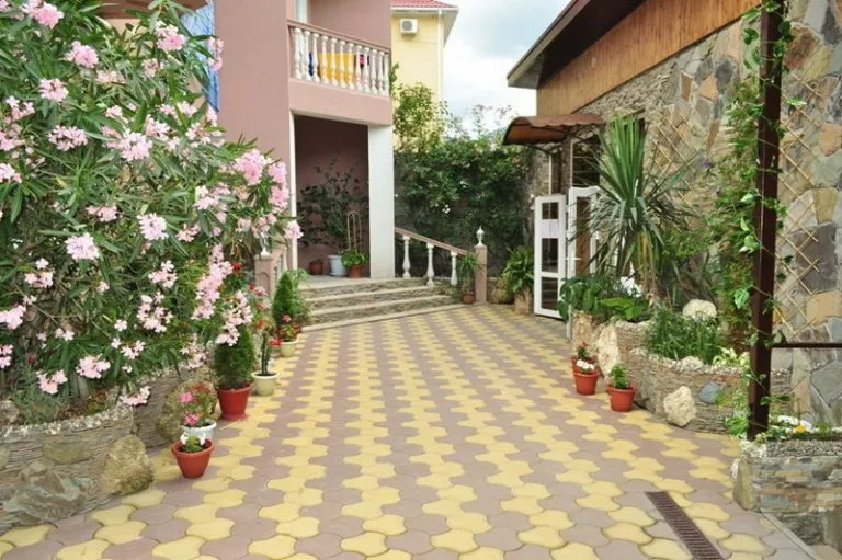 . Частный сектор "Ирина" . Лазаревское