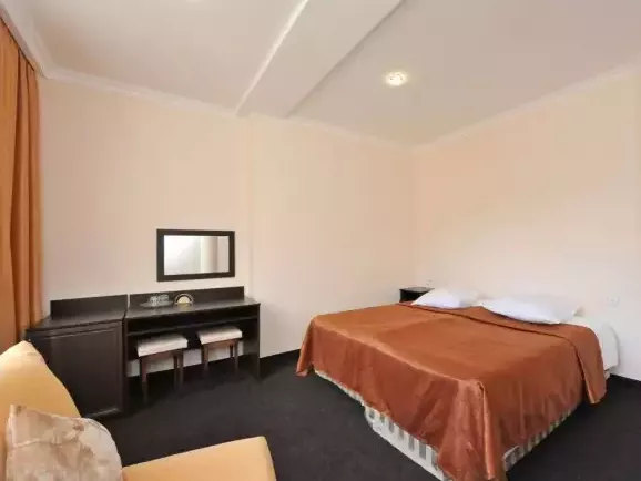 «Студия» 2-местный (VIP 8-этаж). Гостиница «Домбай». Домбай-гостиницы