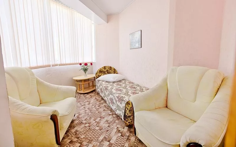 Стандарт 3-местный. Гостиница Лазурный. Головинка