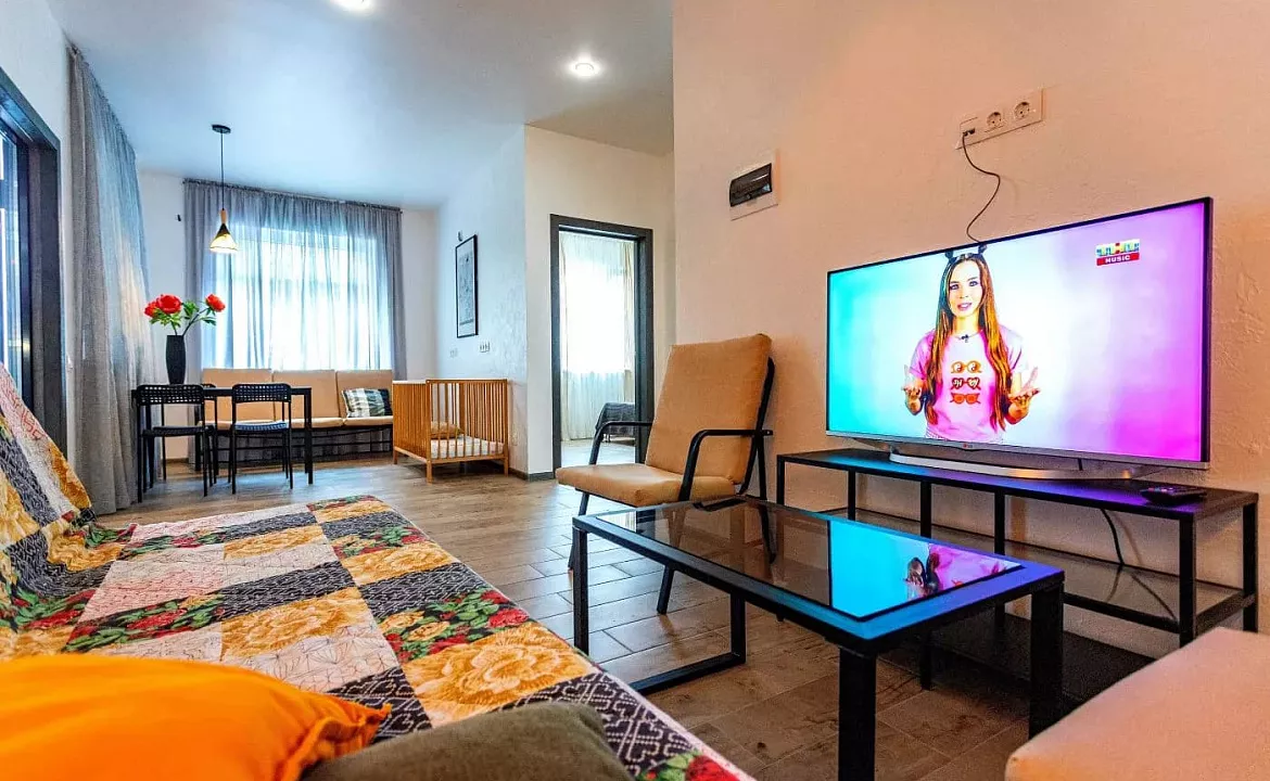 Половина дома (трехкомнатный люкс). Половина дома (трехкомнатный люкс) "У Жоровны". Геленджик