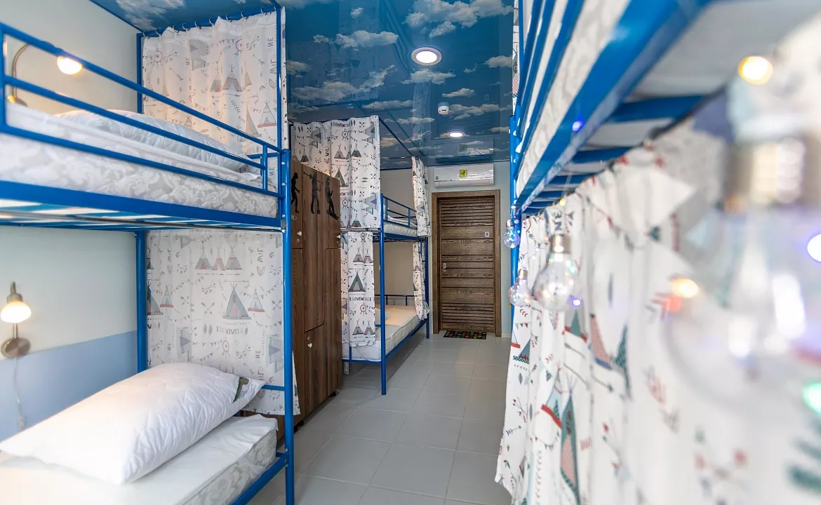 Кровать в общем 6-местном номере для мужчин. Хостел Bamboo Hotel. Адлер