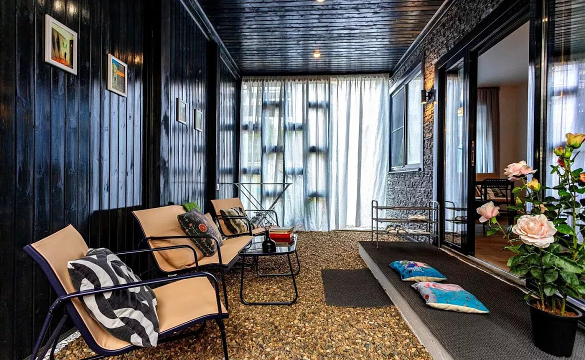 Половина дома (трехкомнатный люкс). Половина дома (трехкомнатный люкс) "У Жоровны". Геленджик