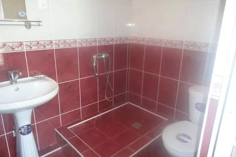 Трехместный номер «Стандарт» с удобствами. Гостевой дом «Коралл-Лоо». Лоо