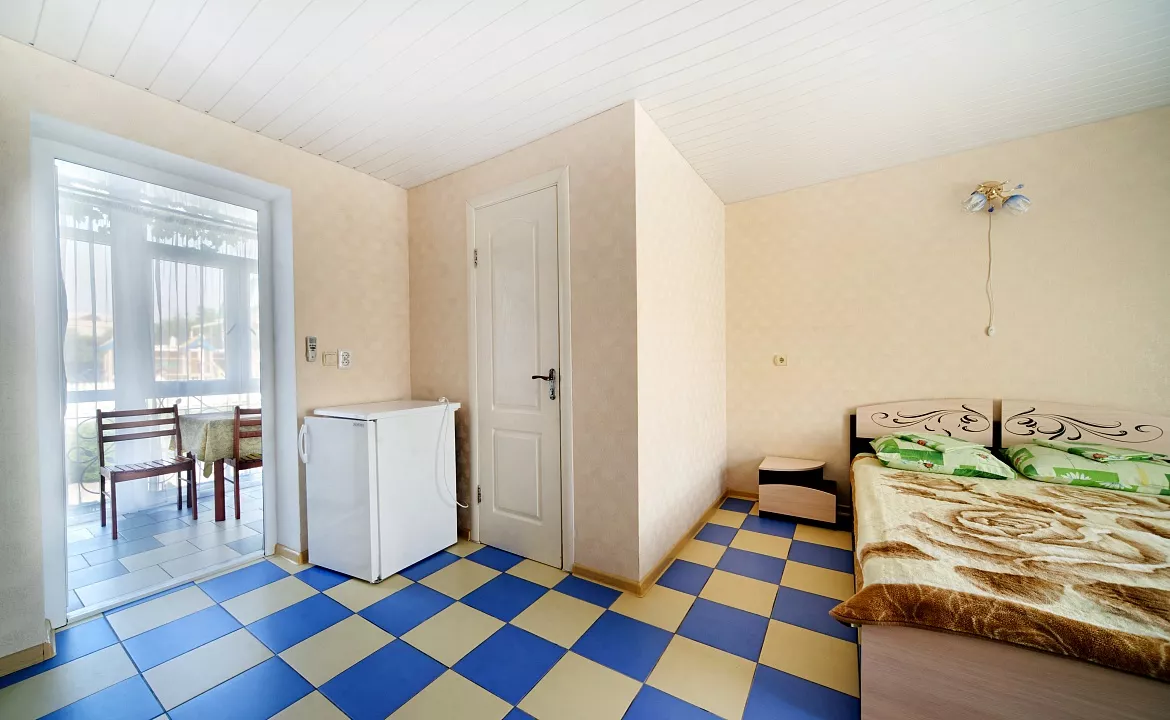 Номер полулюкс с кондиционером. Гостевой дом «Парадиз». Симферополь