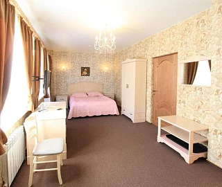 Трехместный номер с балконом отель 