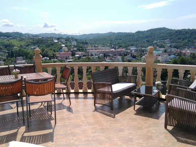 . Гостиница "Верона". Вардане