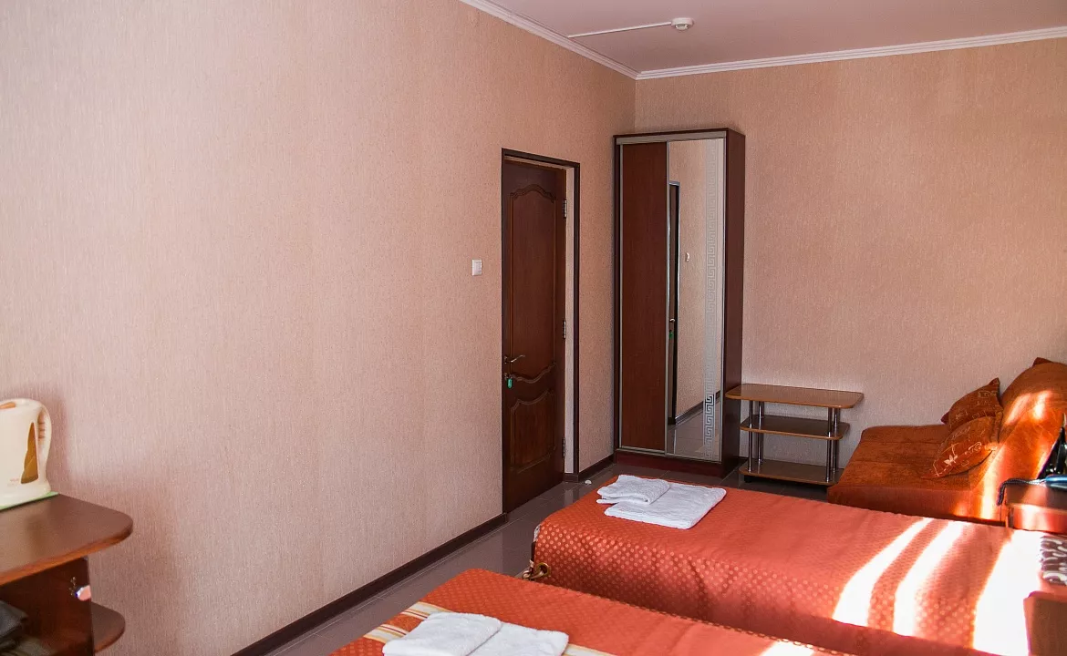 ДВУХКОМНАТНЫЙ. Гостиница "Южная ночь"      . Джубга