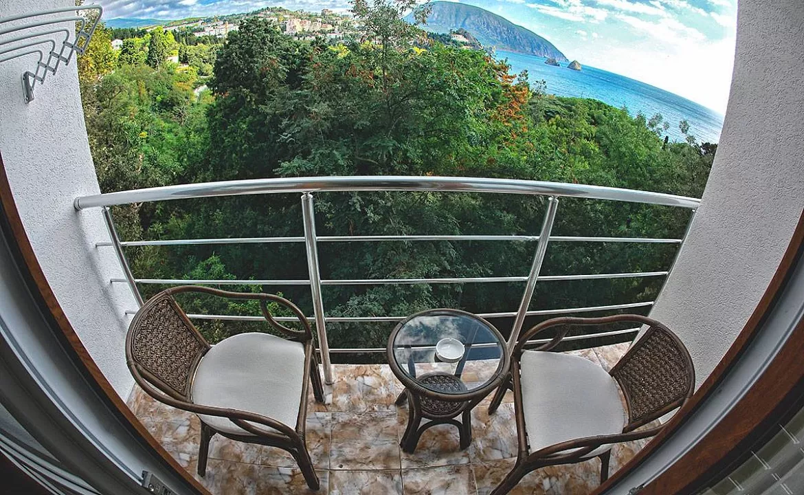 Комфорт плюс, 3 корпус. Гостиничный комплекс «Весёлый Хотэй». Гурзуф