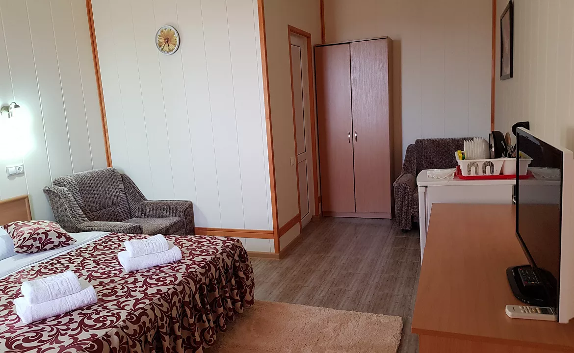 Полулюкс с общим балконом 2хместный. Отель АСТОН. Нижнее Джемете