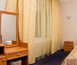 Стандарт 2х местный,с удобствами и кондиционером. Гостевой дом "Ива". Стандарт 2х местный,с удобствами и кондиционером. Гостевой дом "Ива".