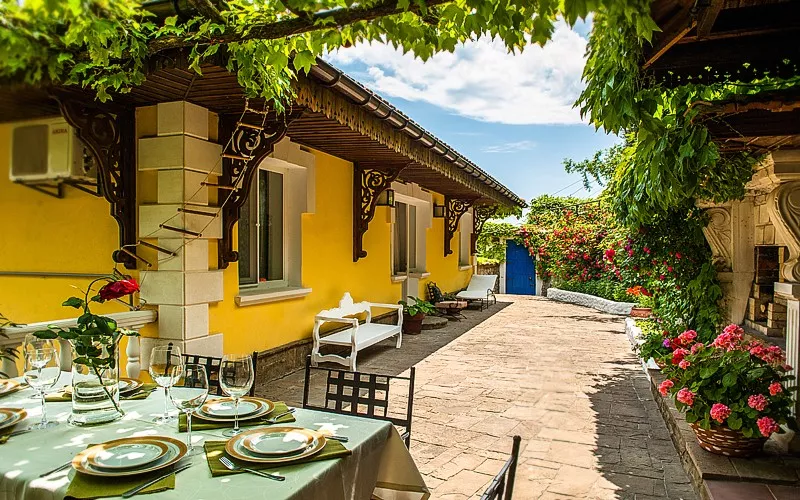 Дом Солнца. Виллы "Мераба". Гурзуф