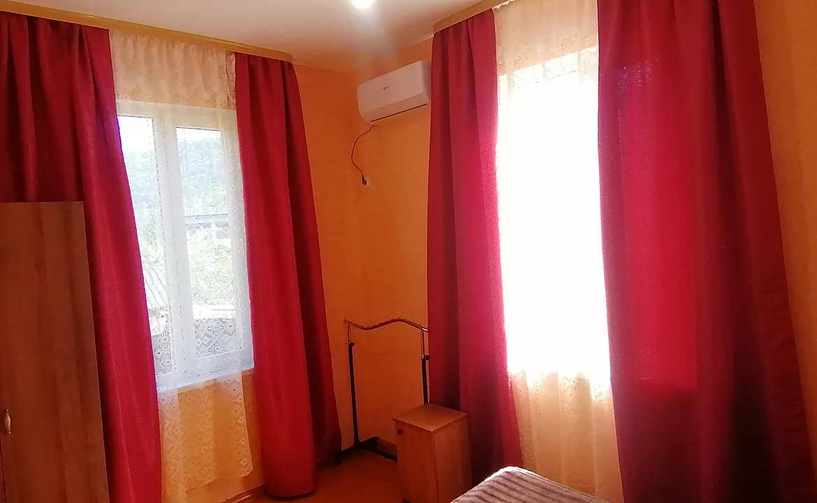 Лавровый лист . Частный сектор Лавровый лист. Новый Афон