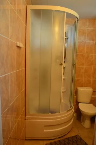 4 -х местный однокомнатный номер в главном корпусе. Гостиница комплекс "Новинка". Ейск