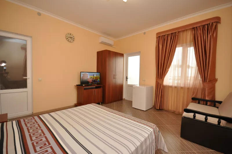 Люкс 4-местный  однокомнатный. Мини-пансионат «У моря». Штормовое