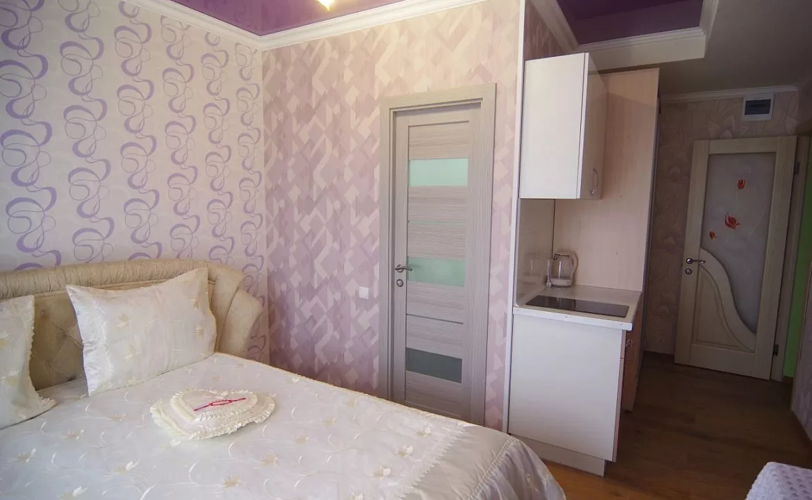 Комфорт 2-х местный с балконом( Комната №5). Частный гостевой дом у Ярославовны. Алушта