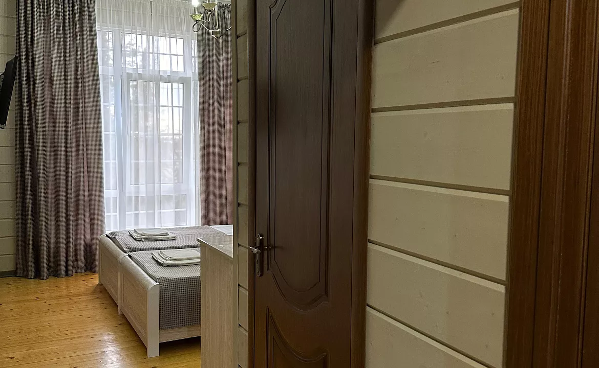 Номер с раздельными кроватями . Гостиница Гагра. Гагра