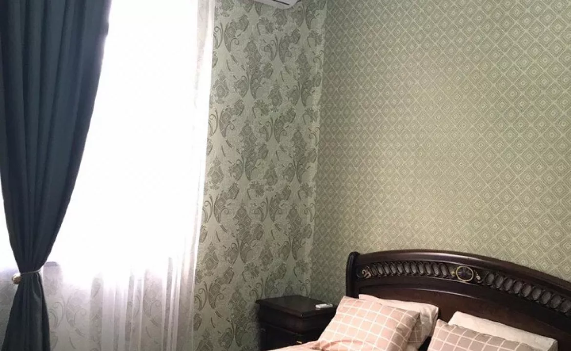 Комната. Гостевой дом с собственной столовой . Пицунда