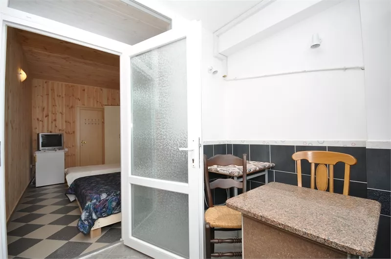 2-комнатный с кухней. Мини-отель "Домик со слоном". Рыбачье 2-комнатный с кухней. Мини-отель "Домик со слоном". Рыбачье