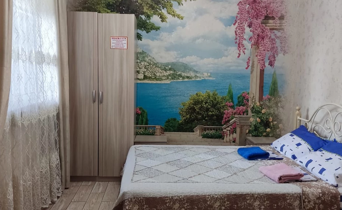 Четырёхместный люкс с кухней. "Брио" частный сектор. Геленджик Четырёхместный люкс с кухней. "Брио" частный сектор. Геленджик