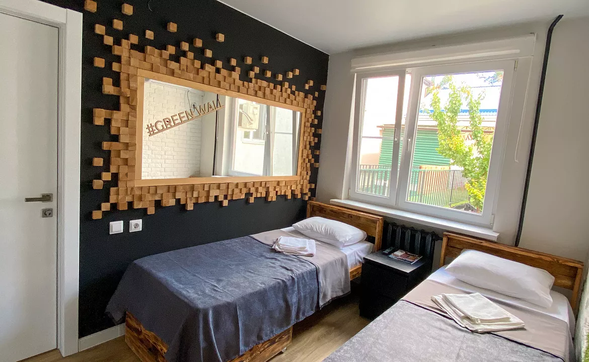 Двухместная комната на втором этаже 5. Гостевой дом GreenWall. Анапа