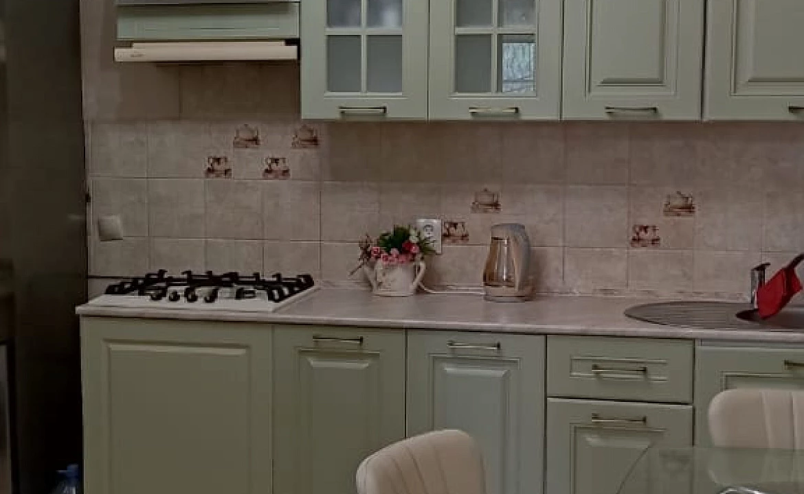 Четырёхместный люкс с кухней. "Брио" частный сектор. Геленджик Четырёхместный люкс с кухней. "Брио" частный сектор. Геленджик