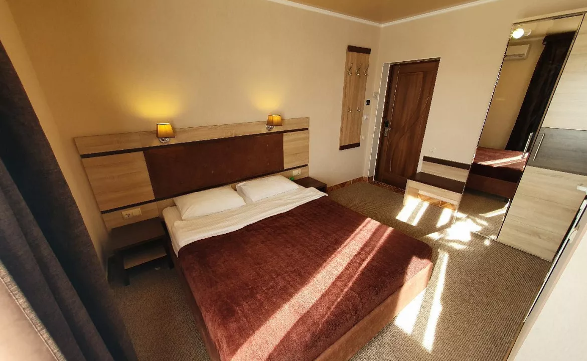 2-х местный стандарт. Отель Золотой **. Саки