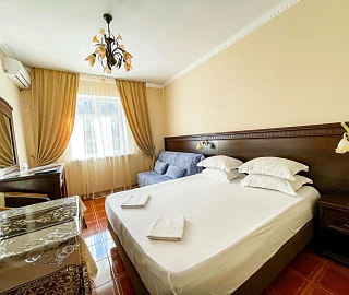 Стандарт 4-х местный (без балкона). Anzhelina Family Hotel. Стандарт 4-х местный (без балкона). Anzhelina Family Hotel.