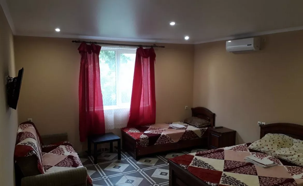 ЧЕТЫРЕХМЕСТНЫЙ ПРЕМИУМ. Отель "Берег"       . Джубга