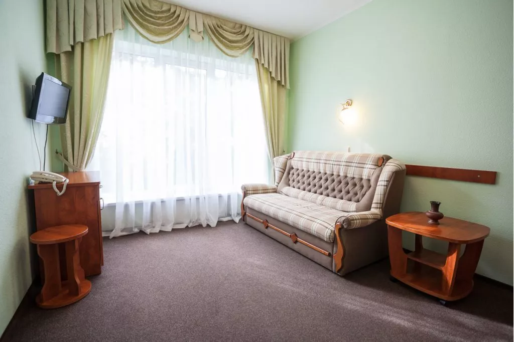 2-х комнатный люкс с кухней коттедж №4. Парк-отель "Родос". Кореиз