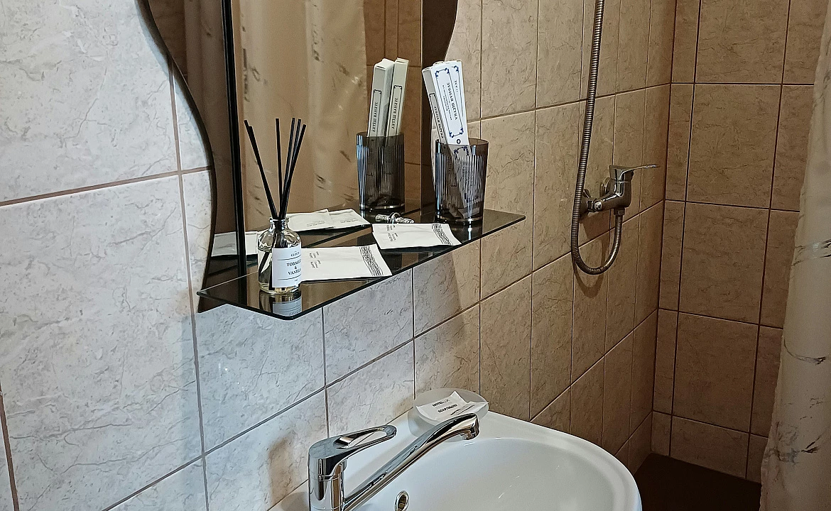 Комфорт с балконом . Гостевой дом Надежда . Анапа