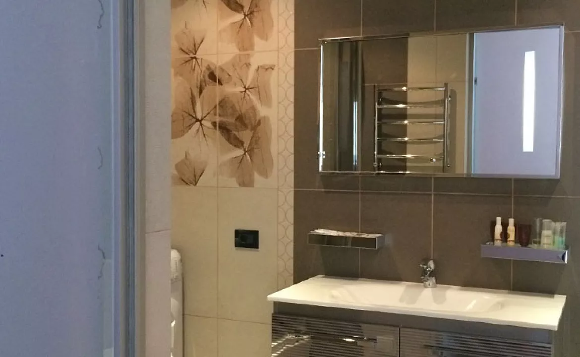 Семейный Люкс на первой линии. Квартира в многоквартирном доме Аппартаменты «Премьера». Чайка