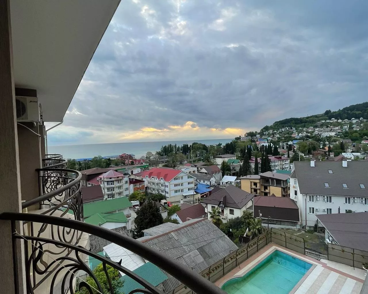 . Отель LooBeach SeaView. Лоо