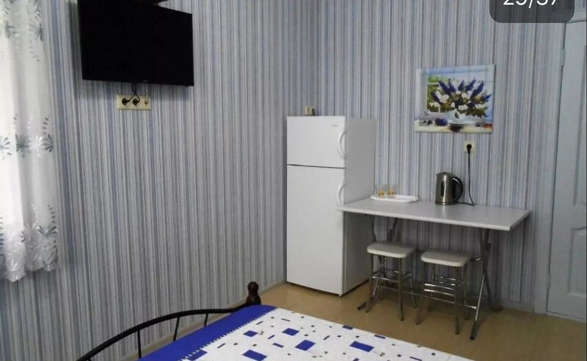 Трёхместный номер . Гостевой дом Горный ручей. Гагра