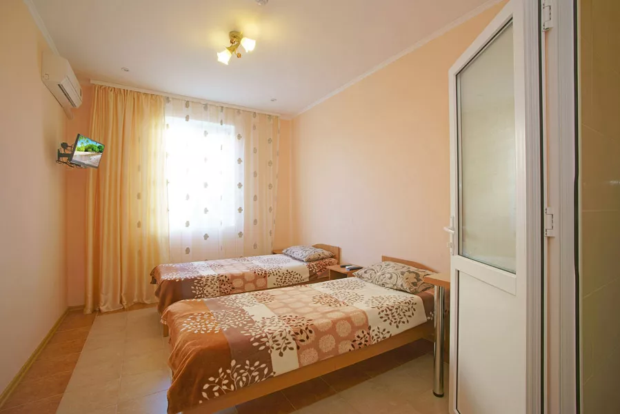 2-МЕСТНЫЙ НОМЕР. Гостевой дом БУМЕРАНГ. Саки 2-МЕСТНЫЙ НОМЕР. Гостевой дом БУМЕРАНГ. Саки