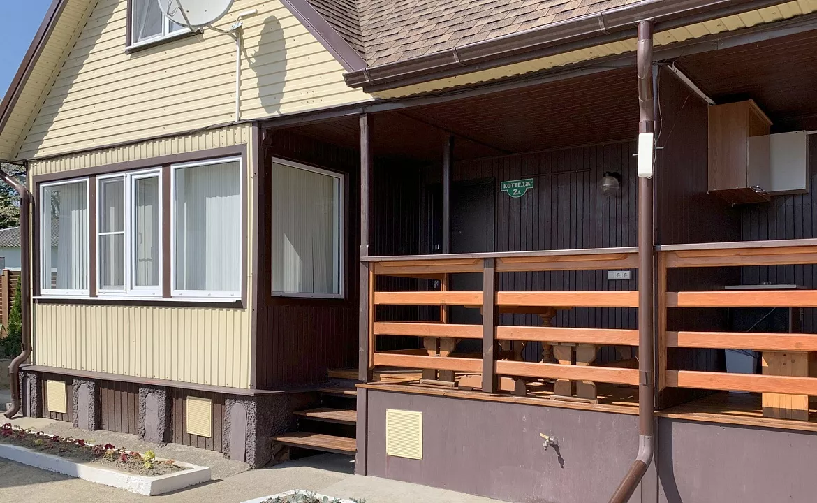 Семейный двухкомнатный номер с кухней и верандой. Гостевой комплекс "Буэнос Диас". Совет-Квадже