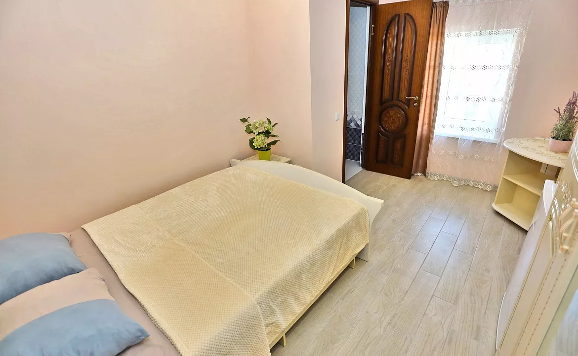 2х местный стандартный номер. Гостевой дом Надежда - Витязево. Витязево