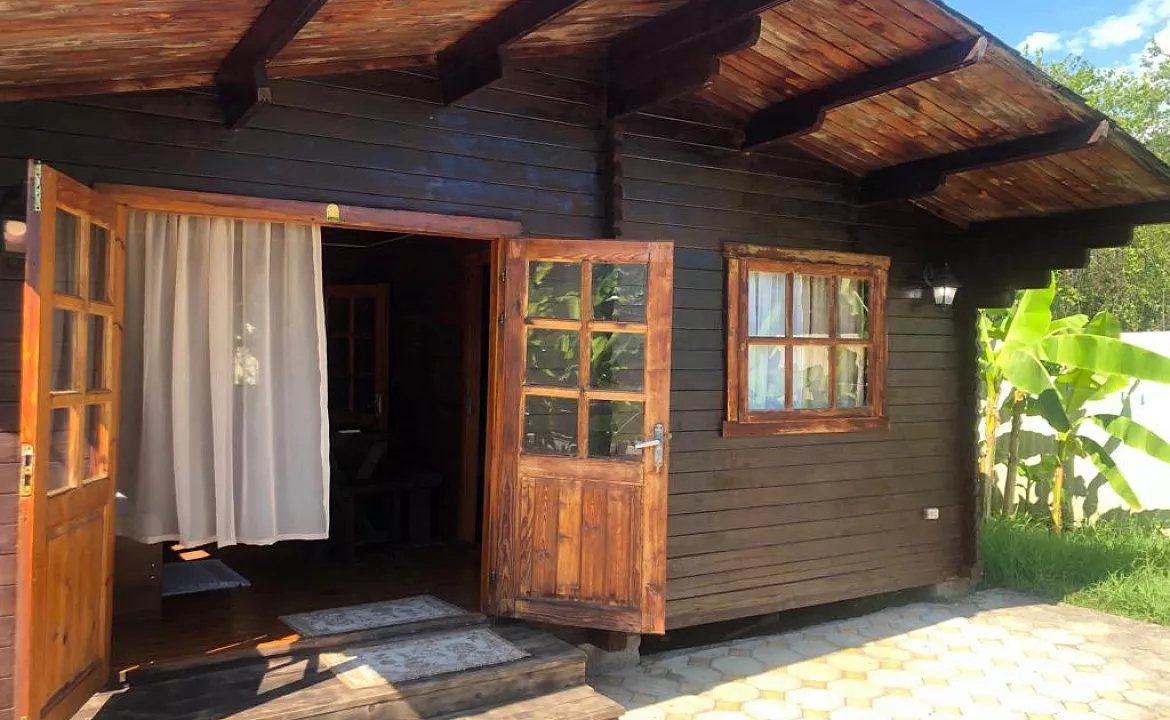 Деревянный двухкомнатный коттедж. Гостевой дом Оазис. Цандрипш