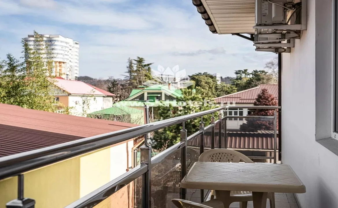 Стандарт с балконом. Гостевой дом Солнечный - Дагомыс. Дагомыс