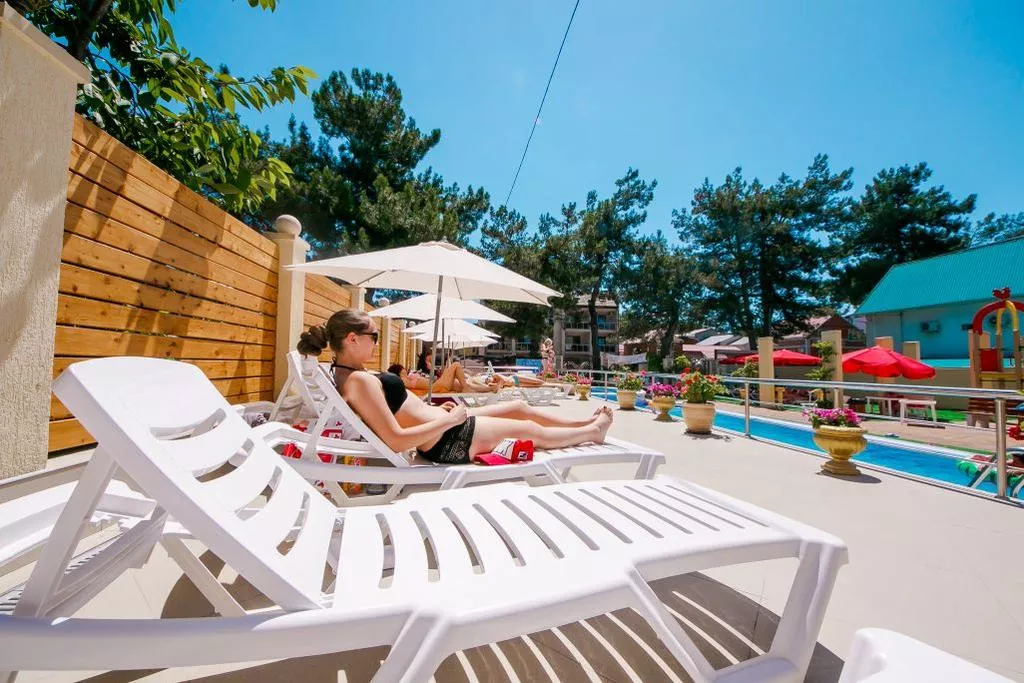 . Гостиница "Гранат". Дивноморское