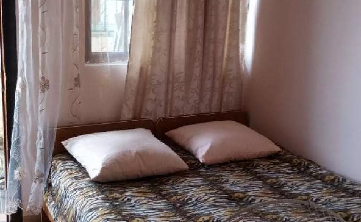 Семейный с двумя спальнями, с кухней и маленьким двориком. . Гостевой дом Siberia. Гагра