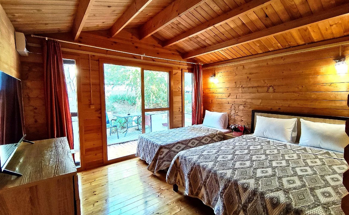 Отдельный домик в общем дворе. Гостевой дом "Цитрус". Цандрипш