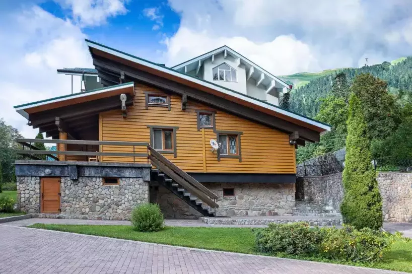 . Отель «Белалакая». Домбай-гостиницы