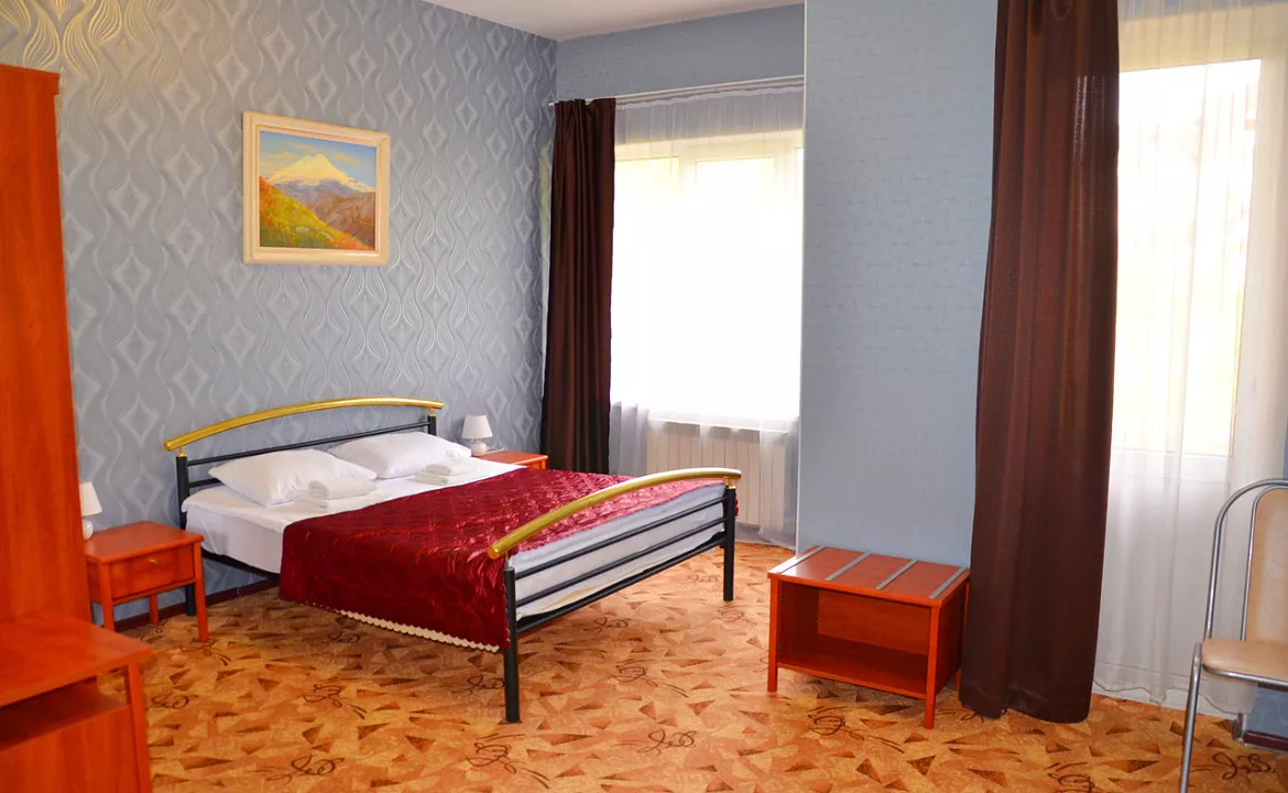 Комфорт с балконом. Отель «РП Утомленные Солнцем». Красная Поляна