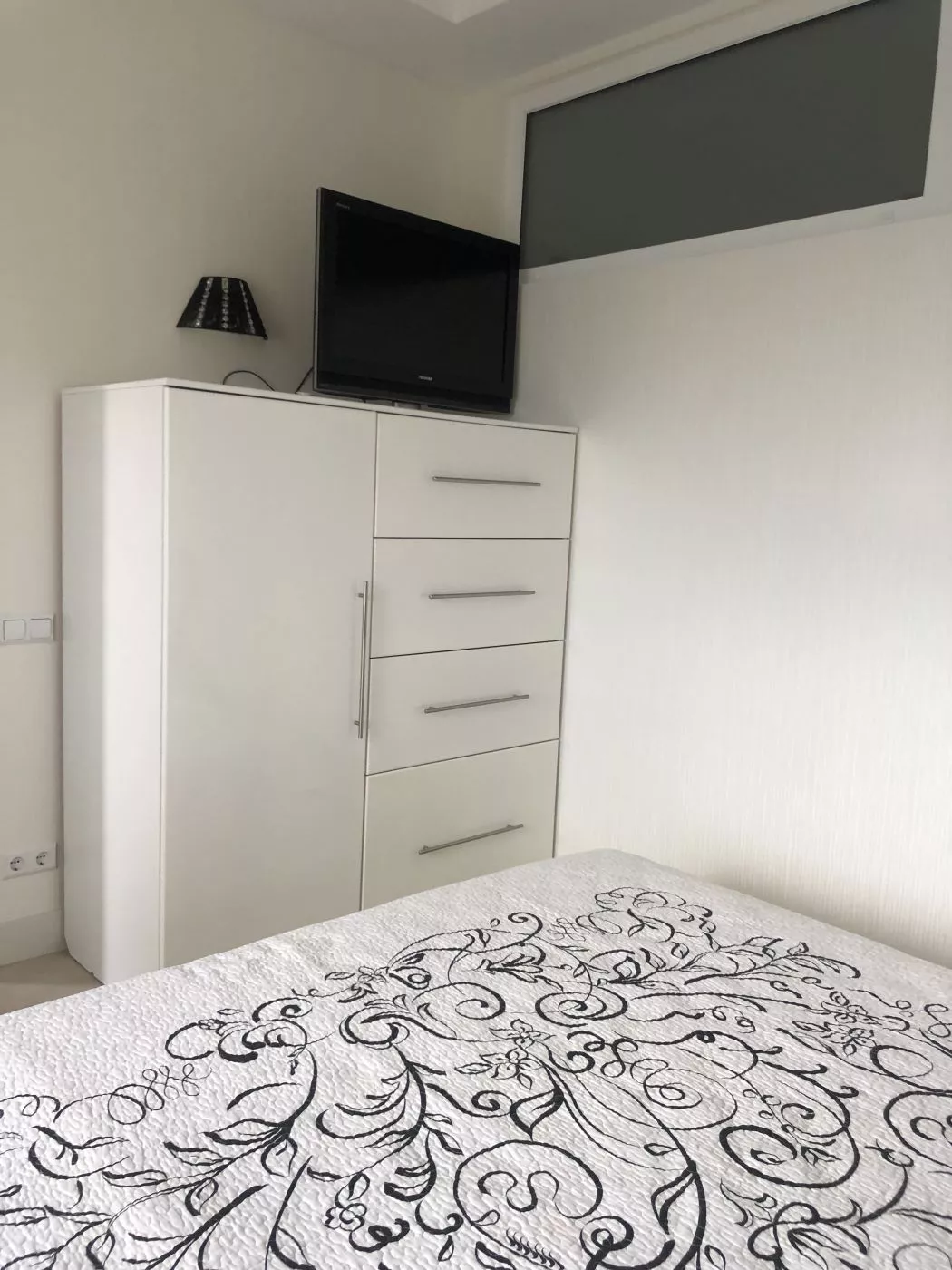 . Квартира в многоквартирном доме Апартаменты . Алушта