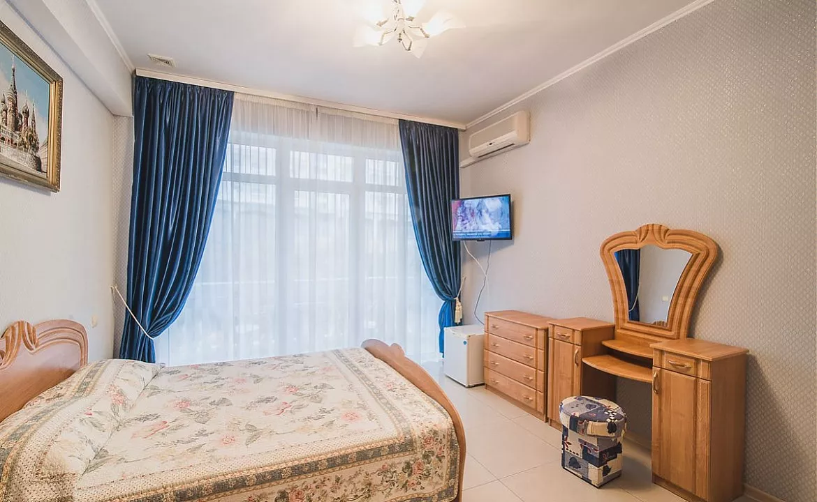 Комфорт (вид на горы). Hotel & Osteophaty center "Lotus". Утёс